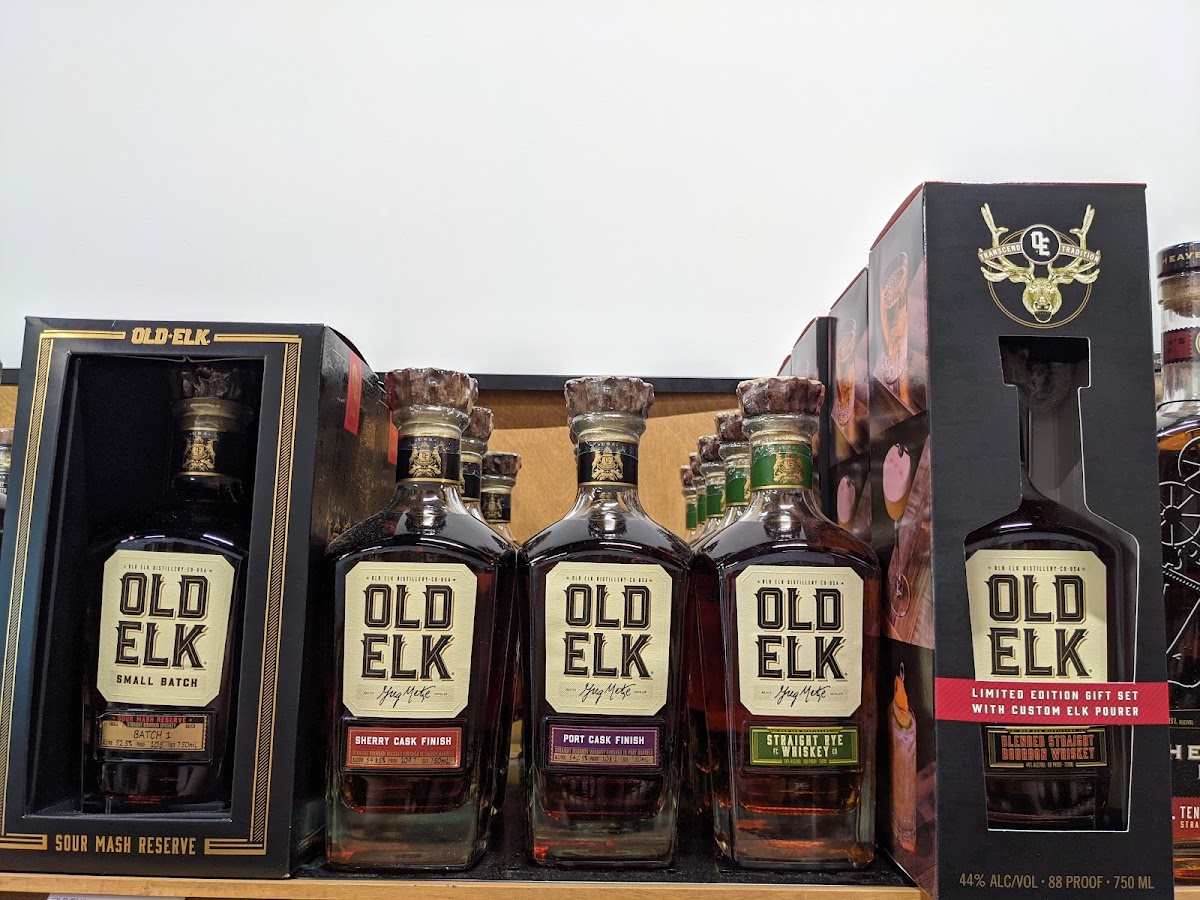 Amelia Liquors - North Store photo 3