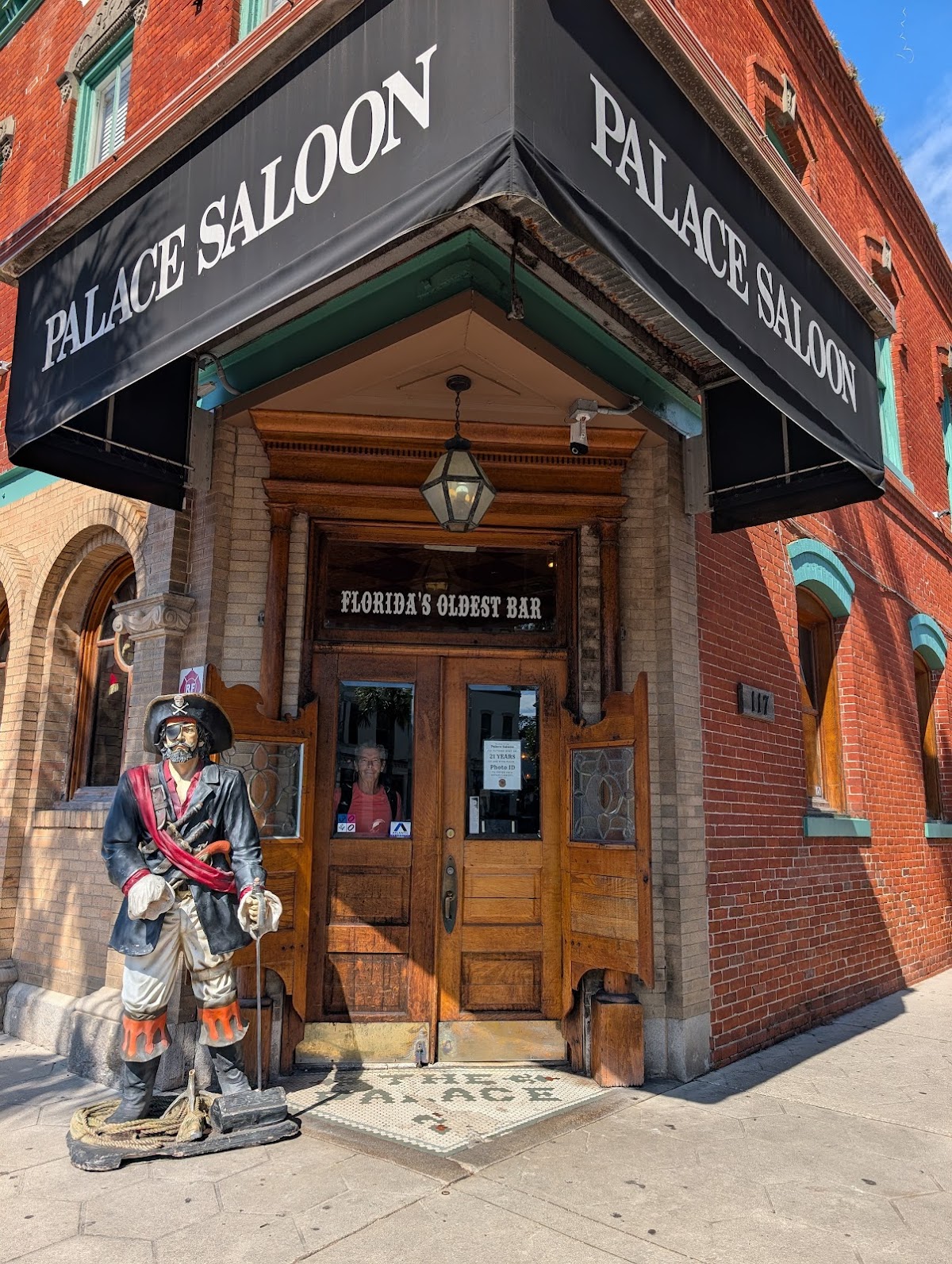 Palace Saloon photo 3