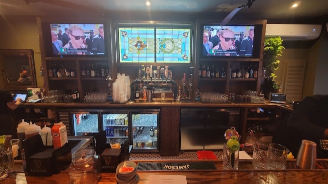 Scully's Irish Pub & Eatery photo 3