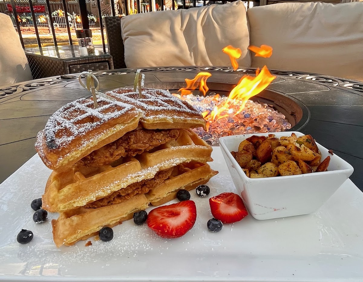 The Patio at 5th and Ash Restaurant photo 2