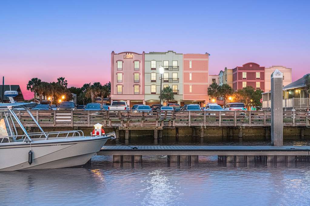 Hampton Inn & Suites Amelia Island-Historic Harbor Front photo 2