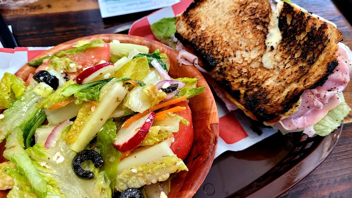 4th Street Deli and Salads photo 2