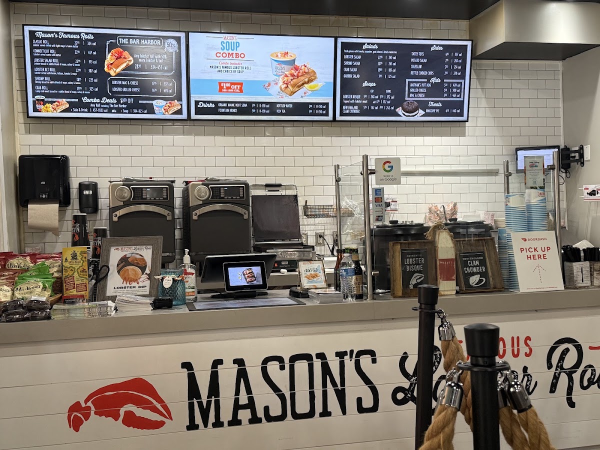 Mason's Famous Lobster Rolls photo 4