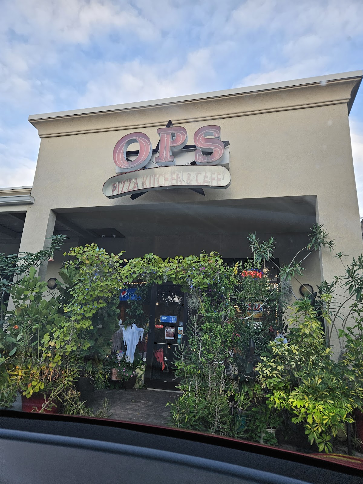 OPS Pizza Kitchen & Café photo 1