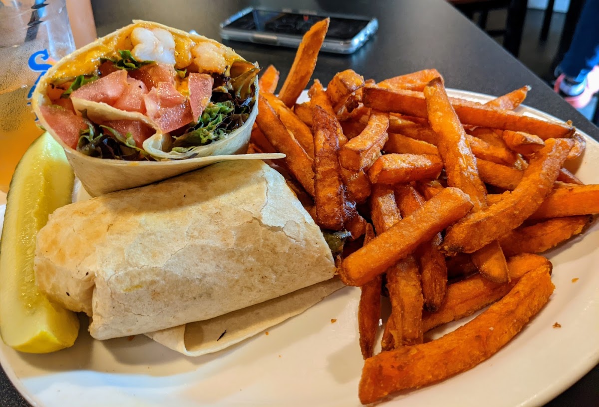 Salty Pelican Bar & Grill photo 2