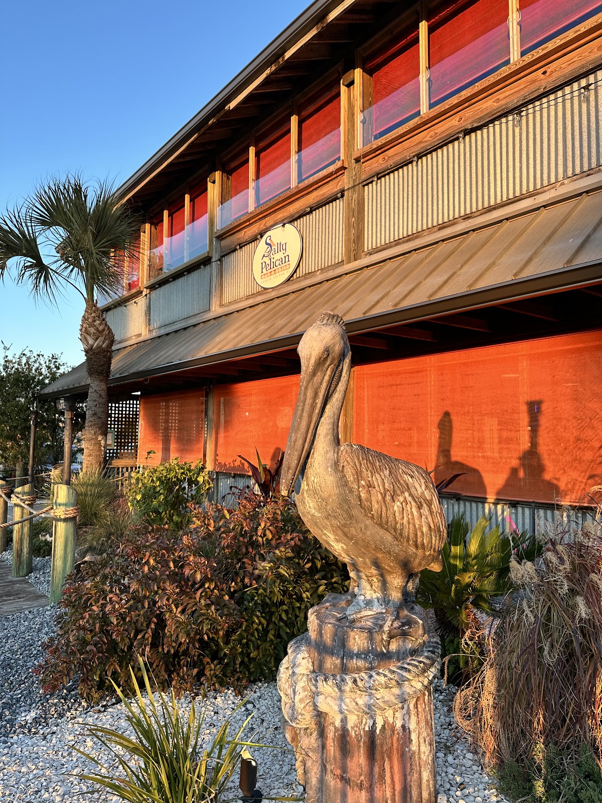 Salty Pelican Bar & Grill photo 4