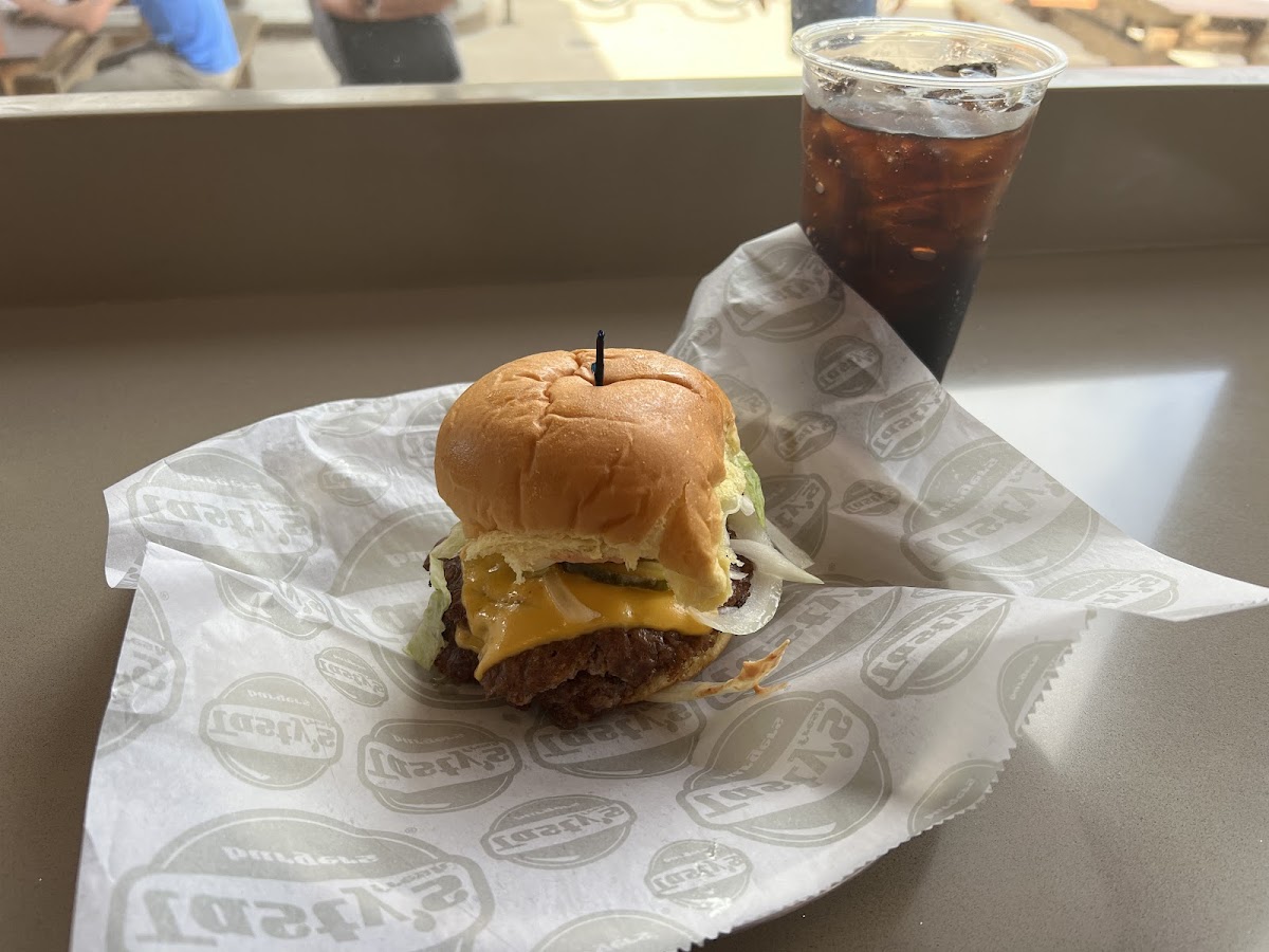 Tasty's Fresh Burgers photo 9