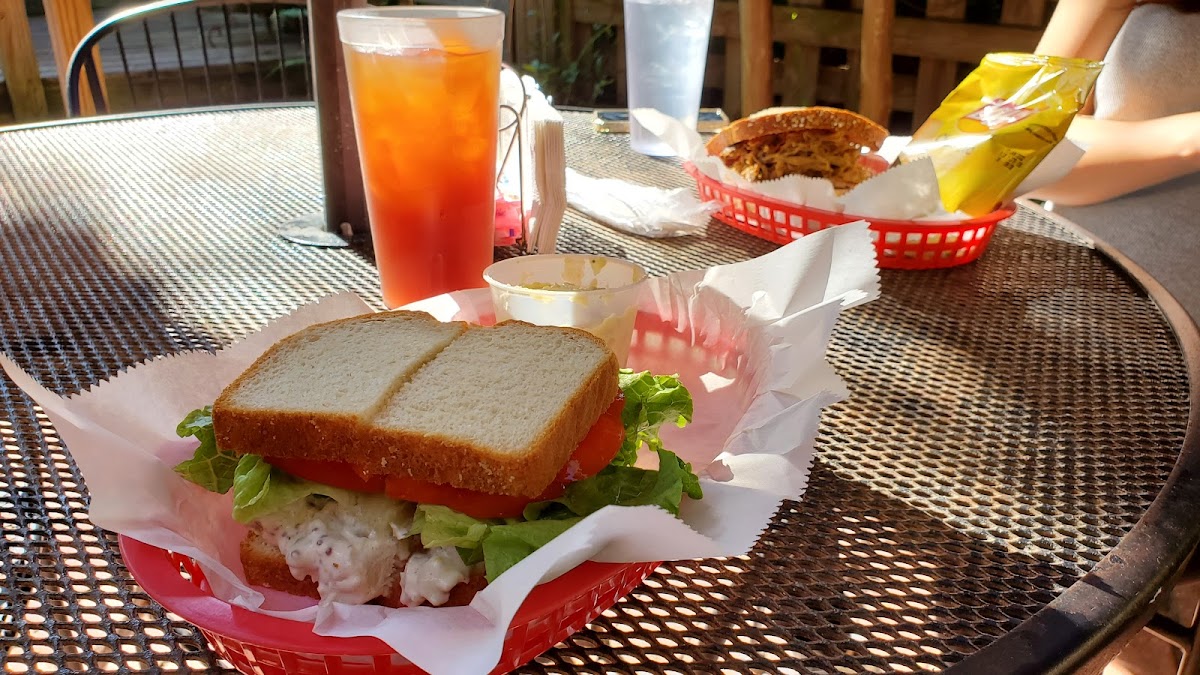 The Happy Tomato Courtyard Café & BBQ photo 2