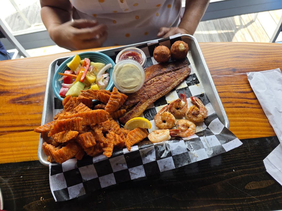 The Surf Restaurant & Bar photo 7