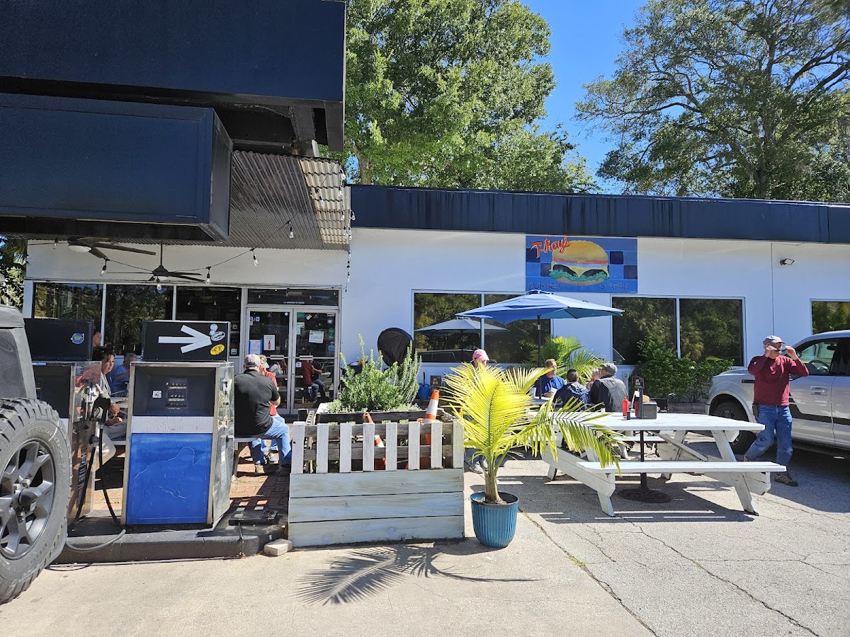 T-Rays Burger Station photo 4