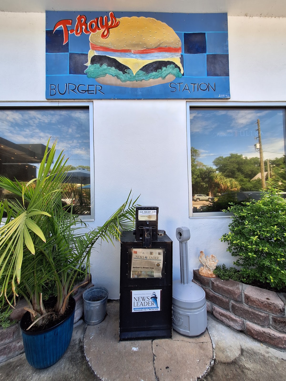 T-Rays Burger Station photo 7