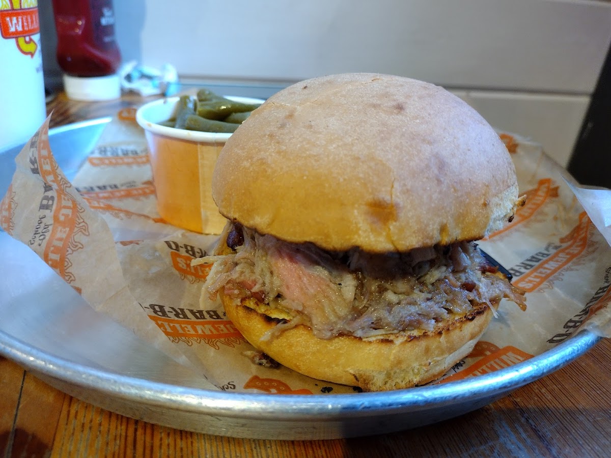 Willie Jewell’s Old School Bar-B-Q photo 7