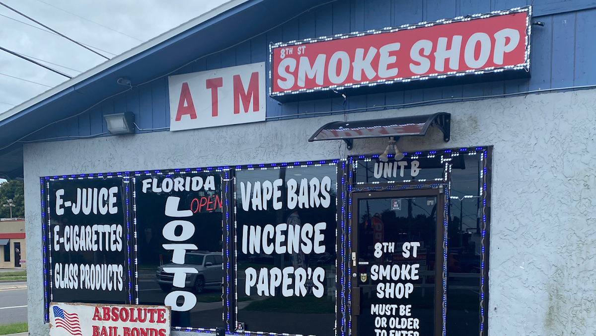 8th Street Smoke Shop photo 1