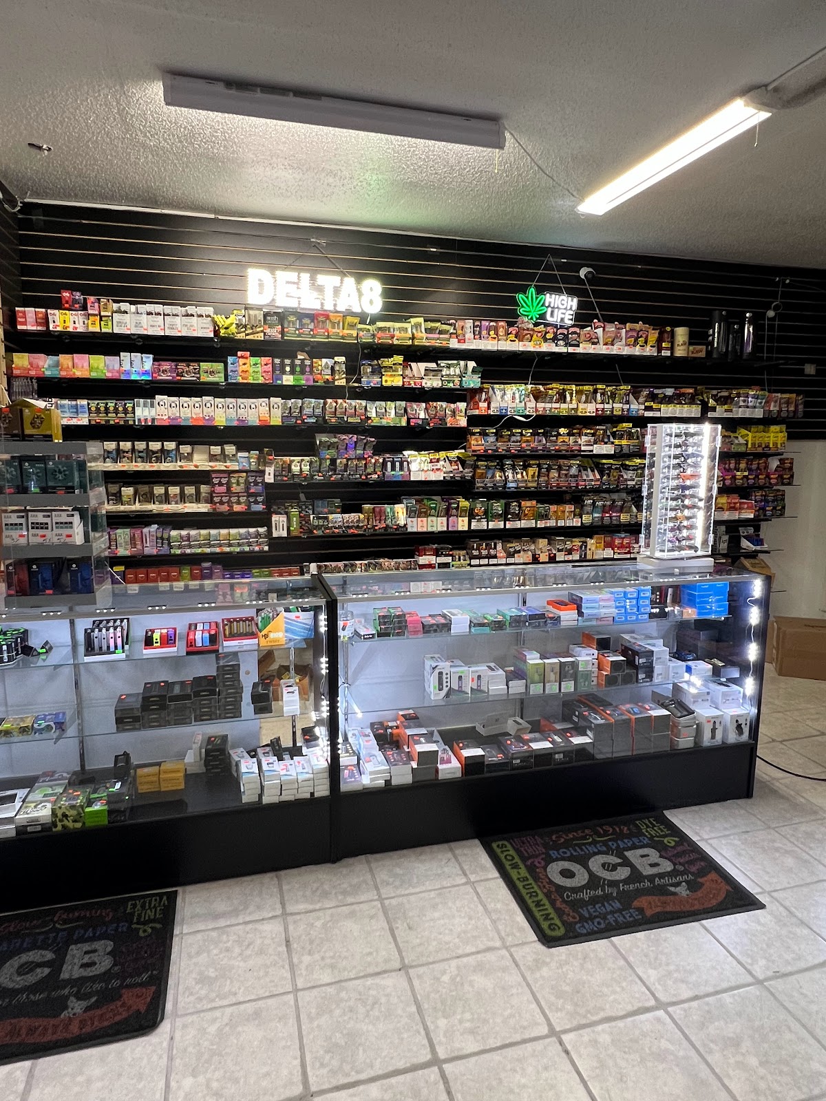 8th Street Smoke Shop photo 3