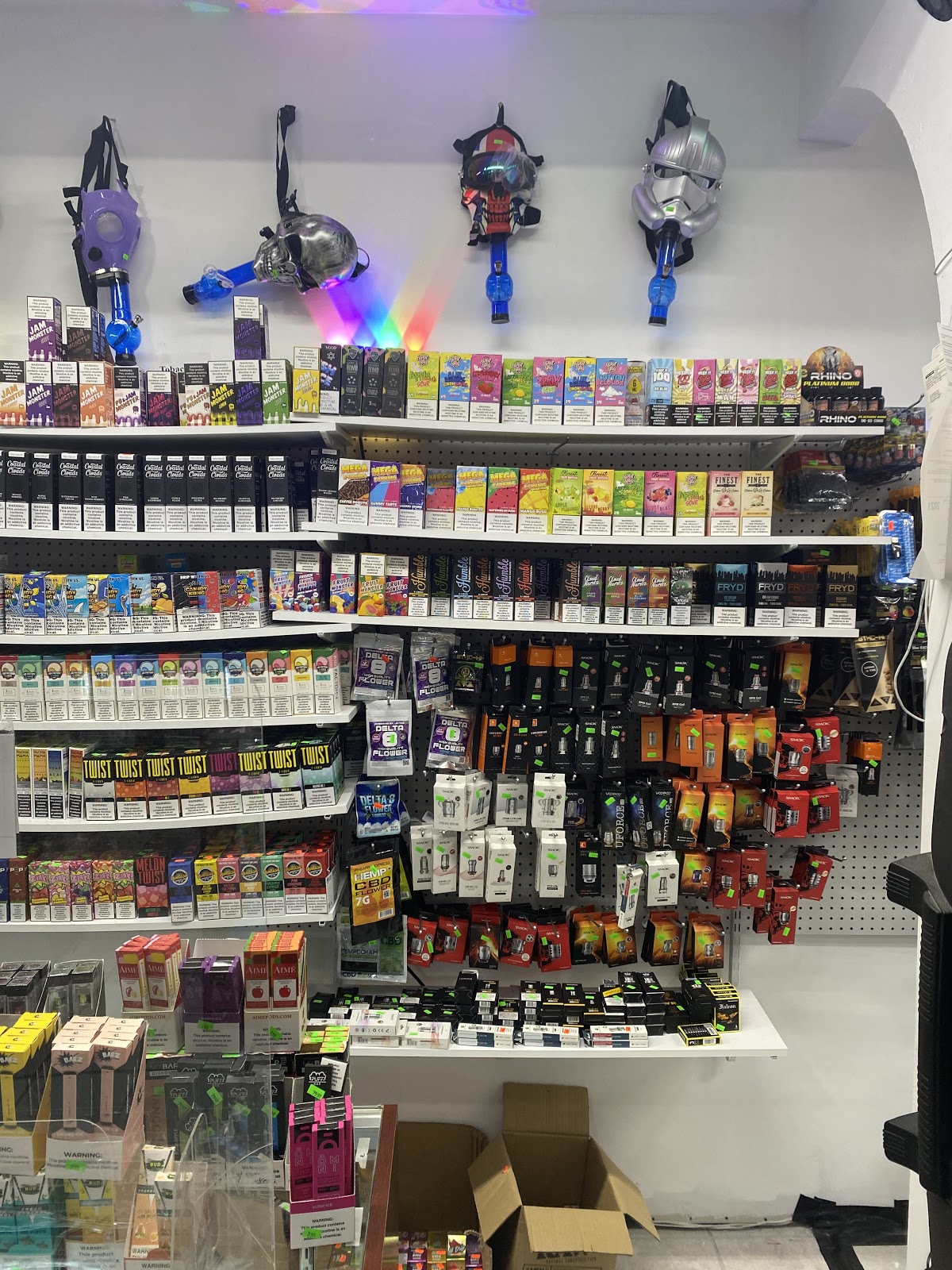 8th Street Smoke Shop photo 5