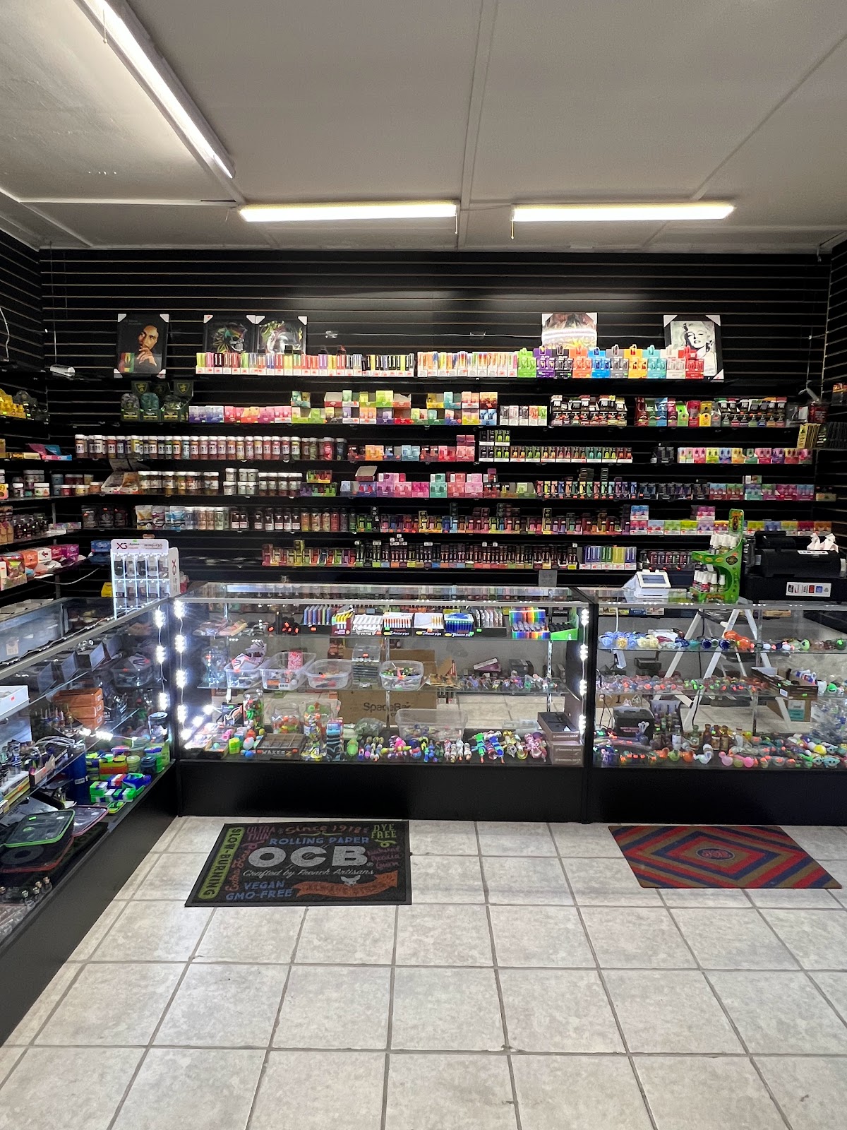 8th Street Smoke Shop photo 6