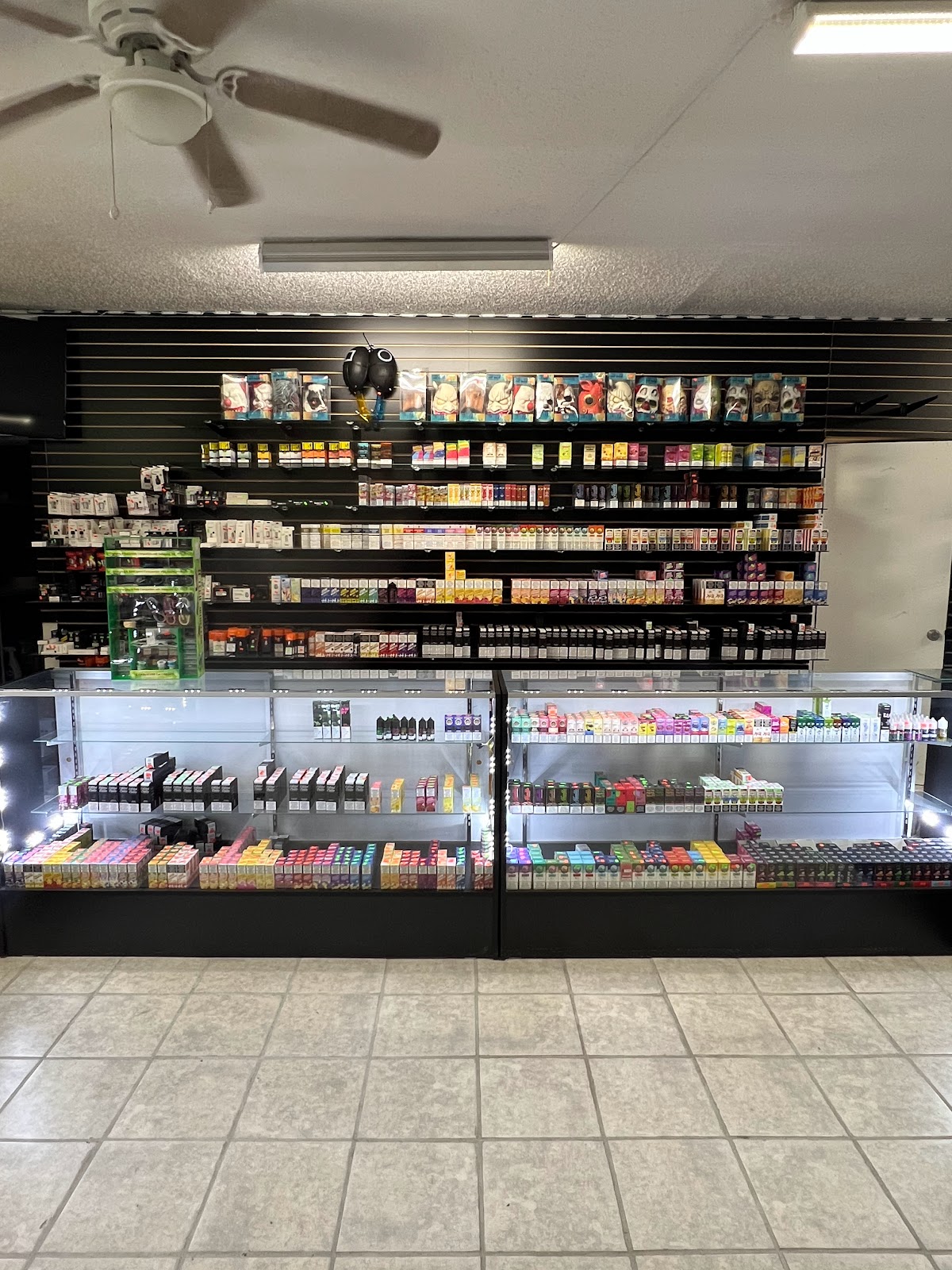 8th Street Smoke Shop photo 10
