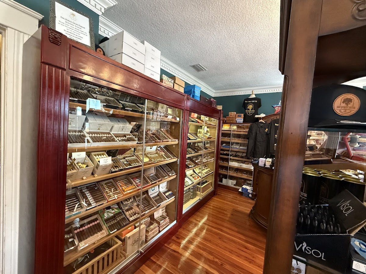 Ash Street Cigar Parlor photo 3