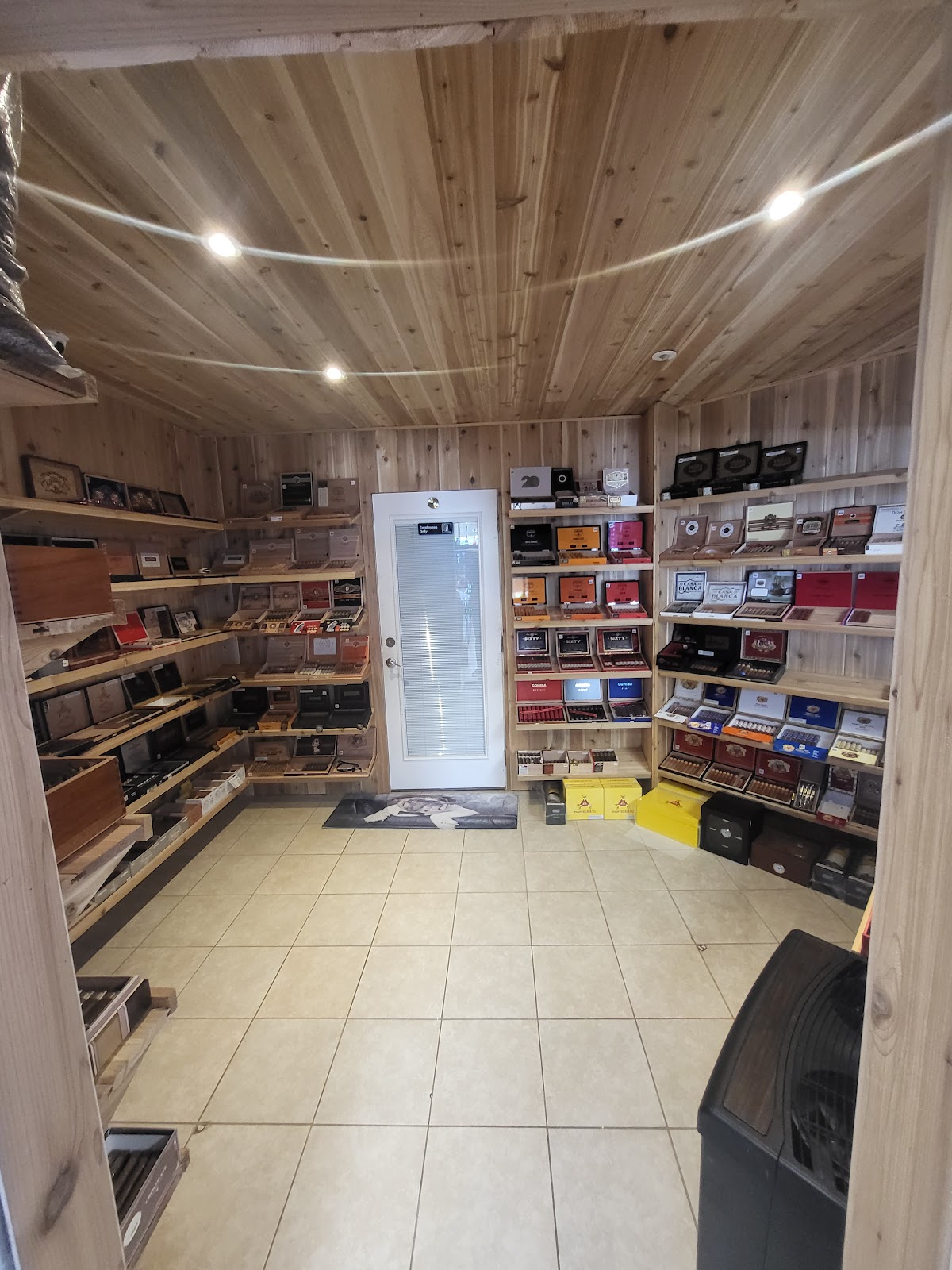 Smokin Buddy's photo 7