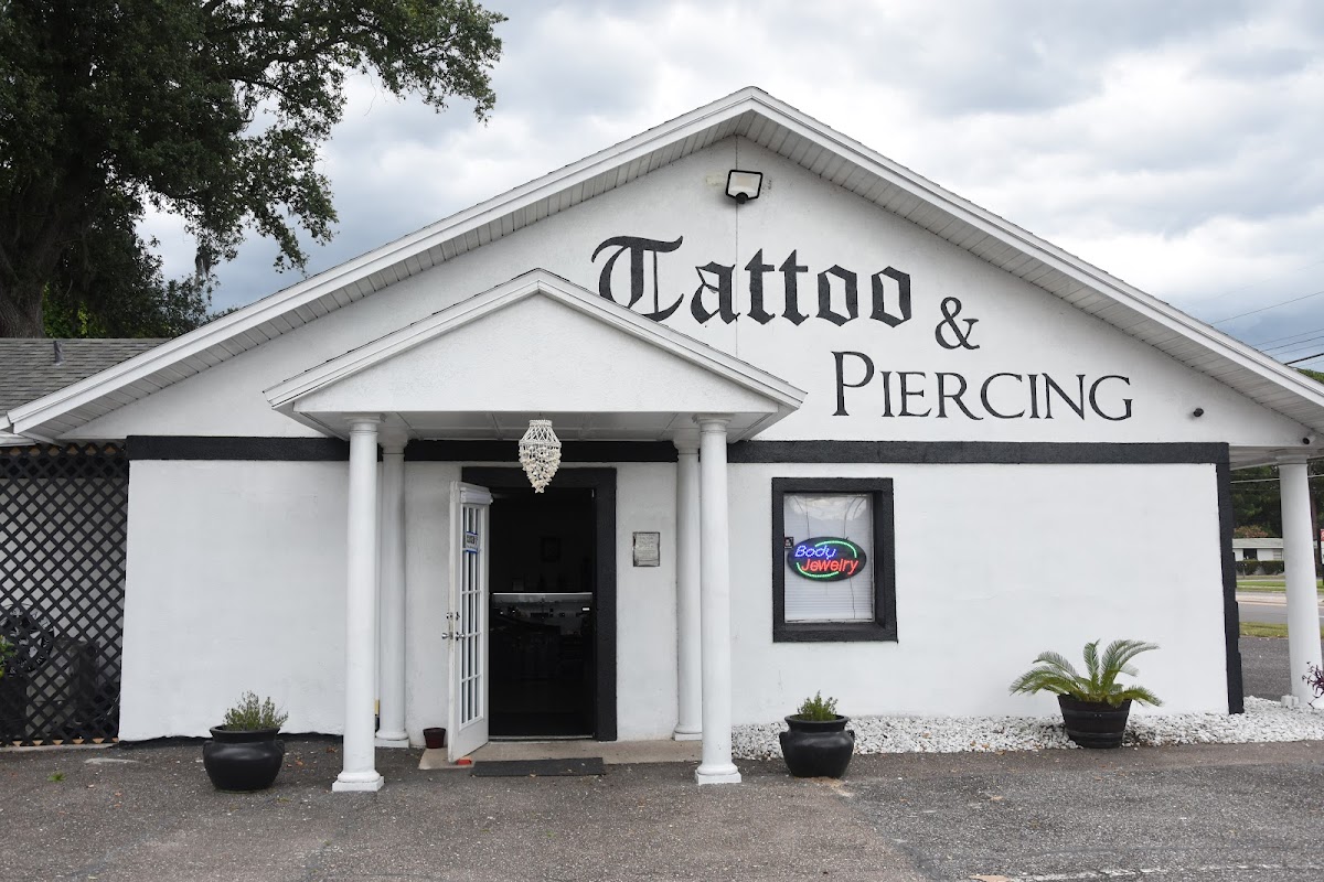 Blackbeard Tattoo & Piercing photo 1
