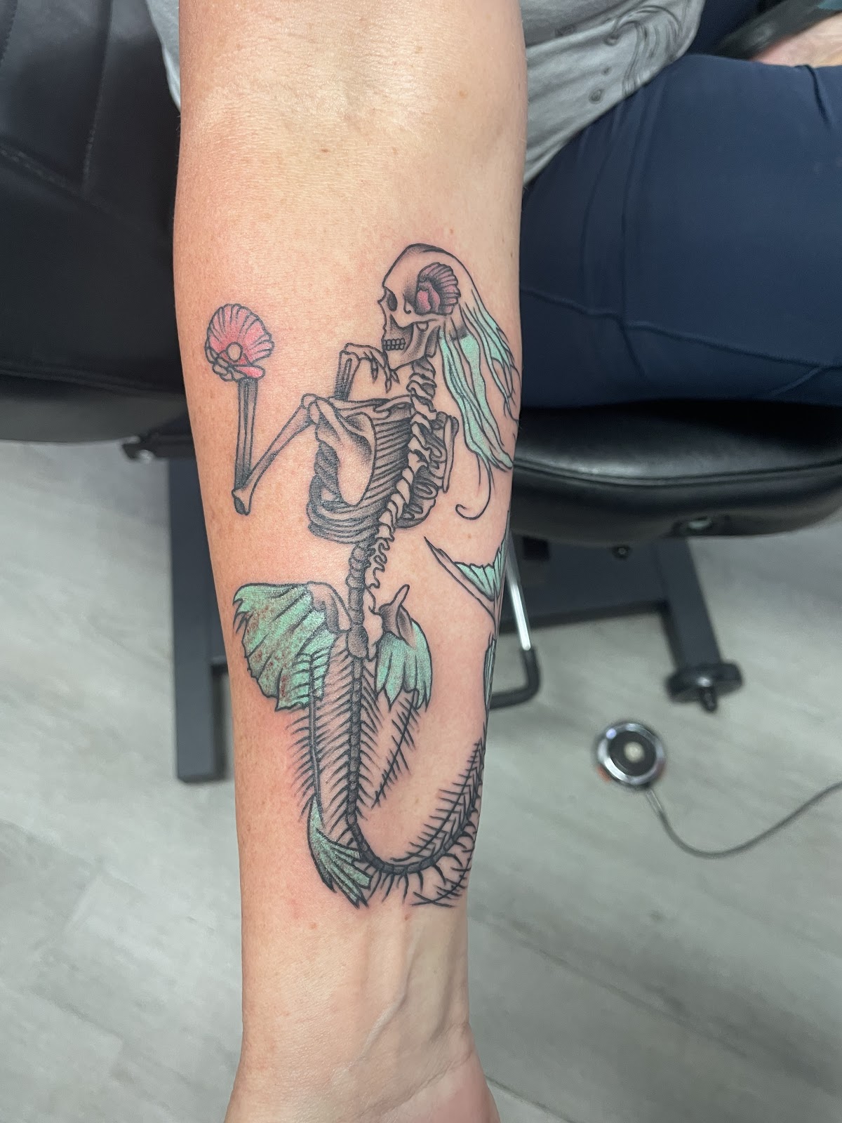 Blackbeard Tattoo & Piercing photo 4