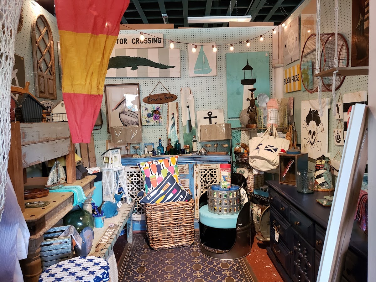 Eight Flags Antique Market photo 10