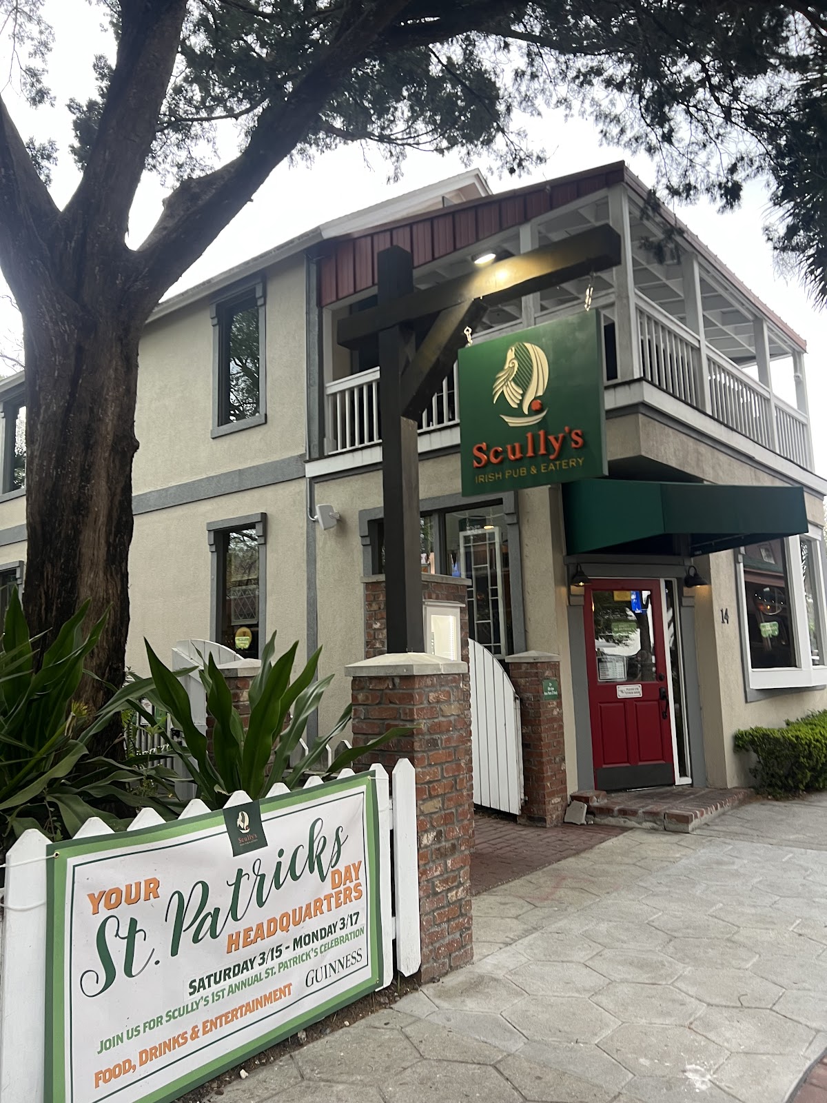 Scully's Irish Pub & Eatery photo 1