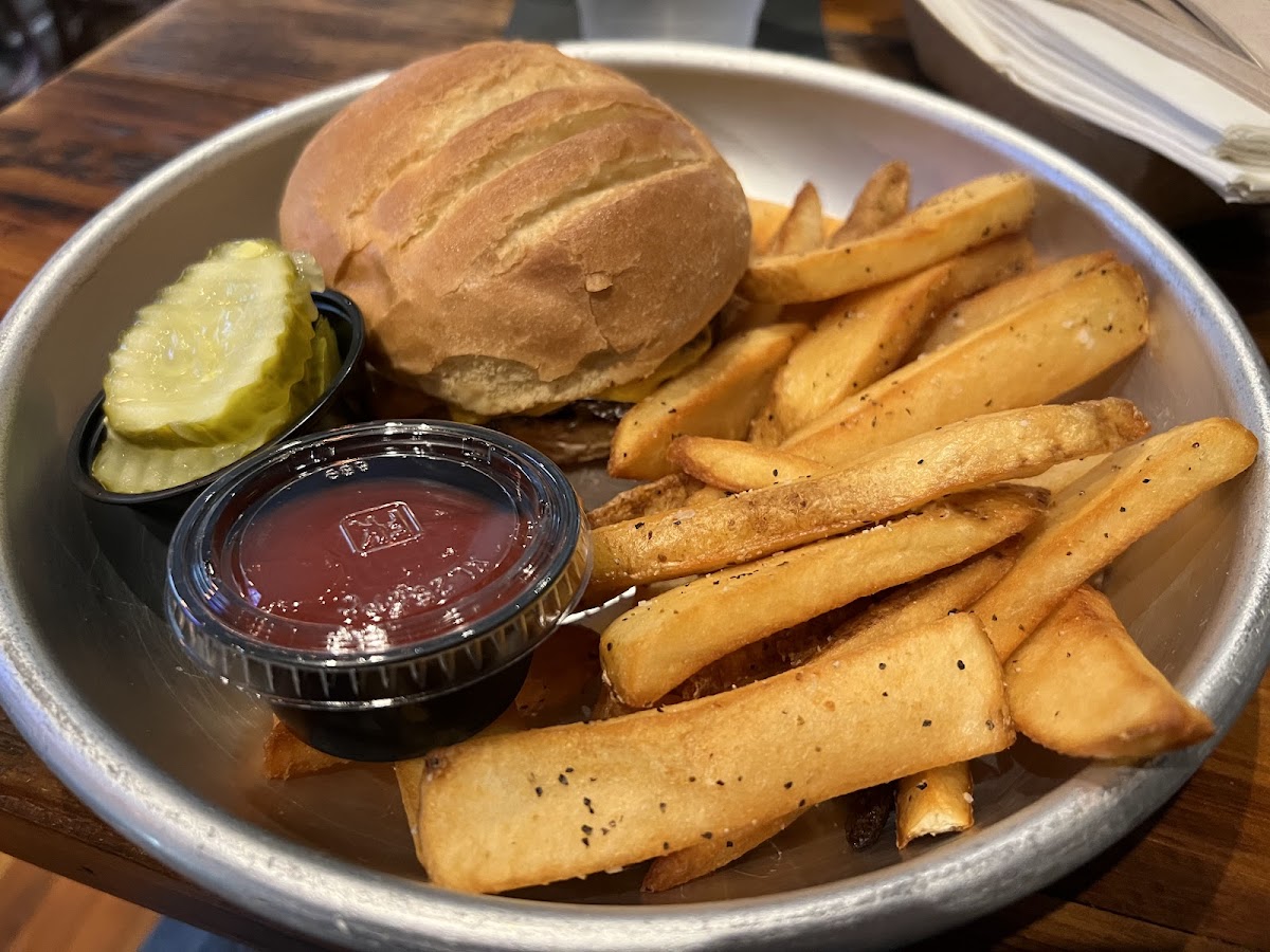 Scully's Irish Pub & Eatery photo 2