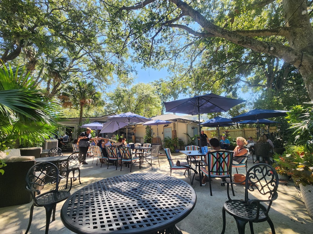 The Patio at 5th and Ash Restaurant photo 1