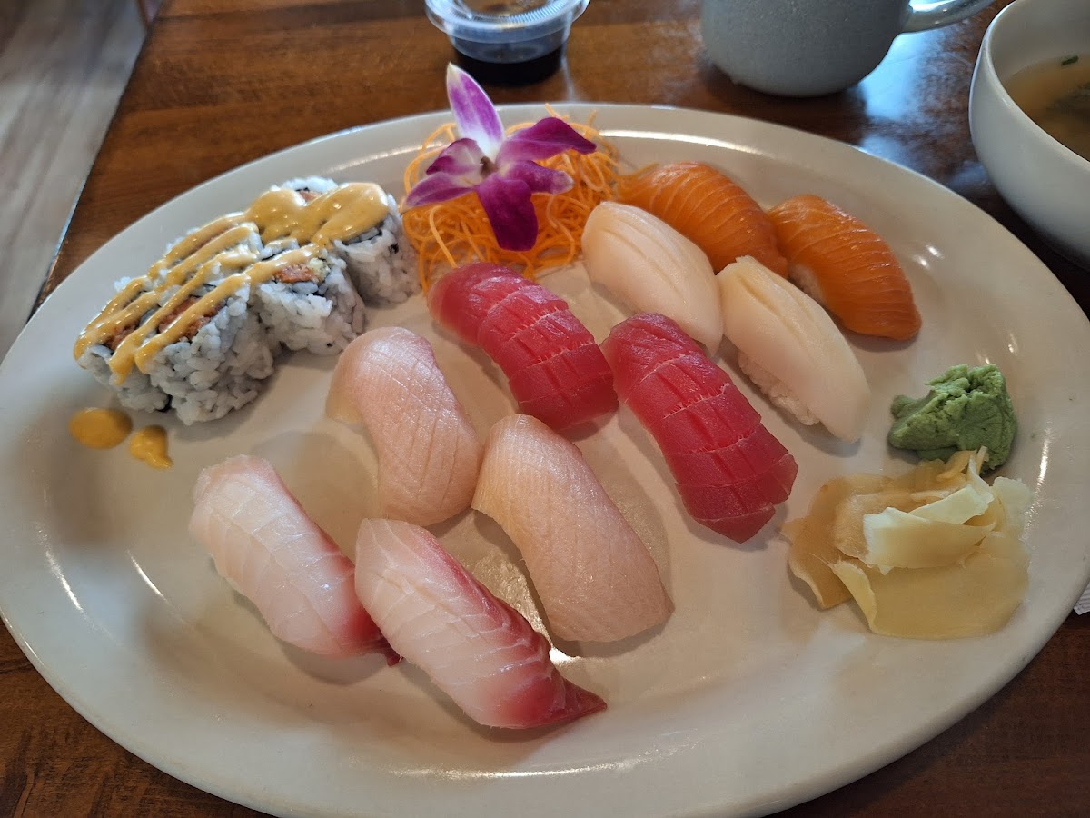 Akari Sushi photo 5