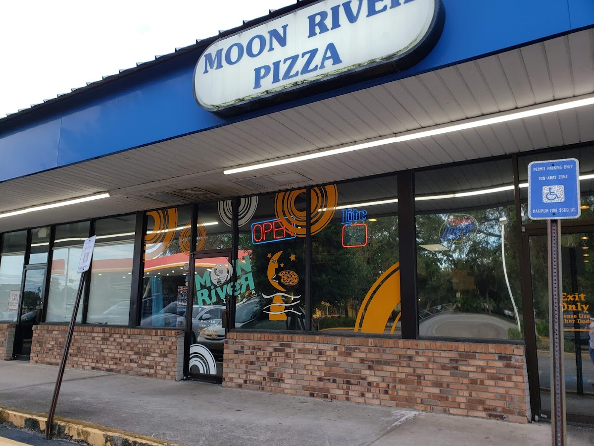 Moon River Pizza photo 1
