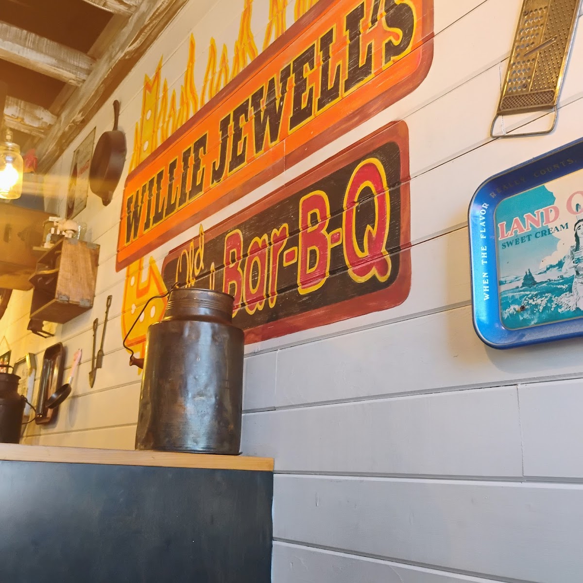 Willie Jewell’s Old School Bar-B-Q photo 8